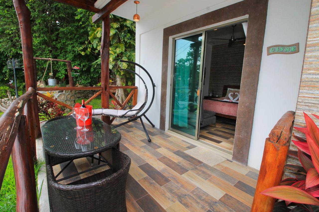 Hotel Pancho Villas Bacalar - Free Bikes And Paddles 외부 사진