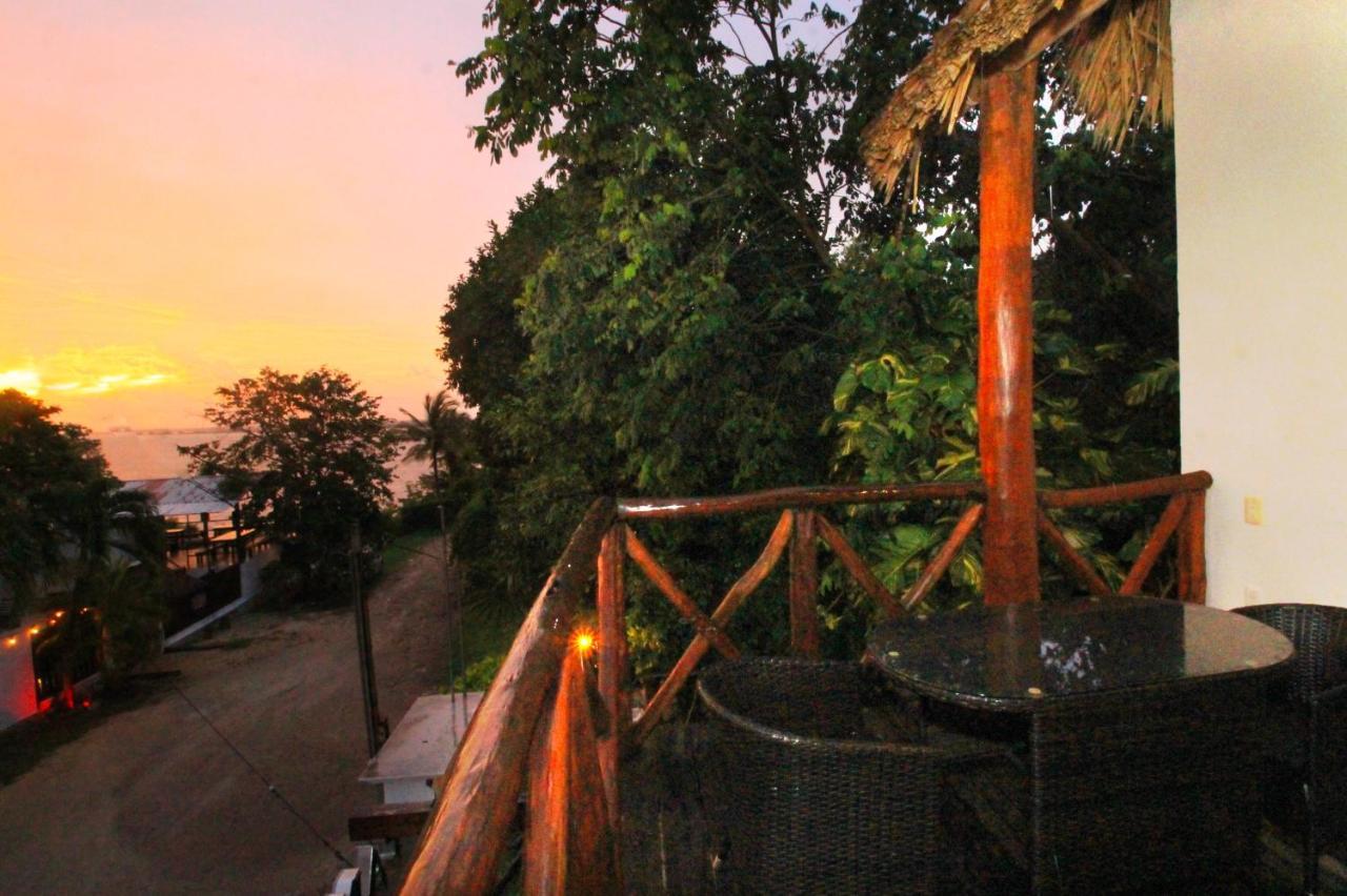 Hotel Pancho Villas Bacalar - Free Bikes And Paddles 외부 사진